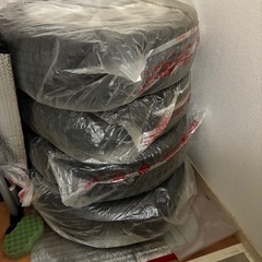 スタッドレスタイヤ4本　195/60R17 90Qの画像