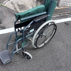 折りたたみ車椅子、自走式の画像