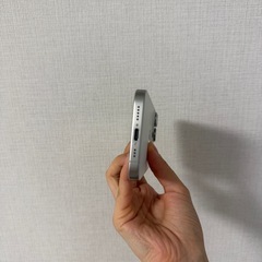 【値下げしました】iPhone 15 Pro 128GB ホワイトチタニウム SIMフリー+ケースおまけ付きの画像