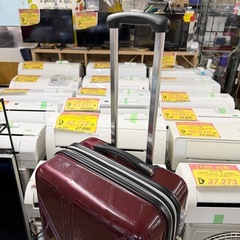 【お買い得‼️】Mサイズ スーツケース キャリーケース キャリーバッグ ハードタイプ 4輪キャスター ワインレッド♪の画像