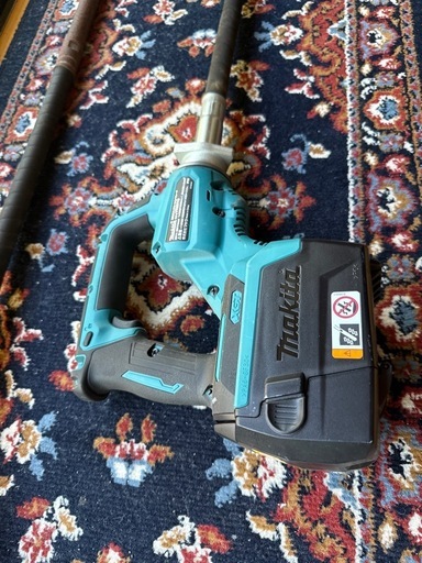 Makita（マキタ）の40Vmax 充電式コンクリートバイブレータ VR001G マキタ（makita） 40V 充電式コンクリートバイブレータ VR001GZAM 振動 