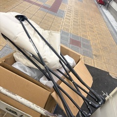 ニトリ バタフライチェア ベージュ イス アウトドア　オットマン付の画像