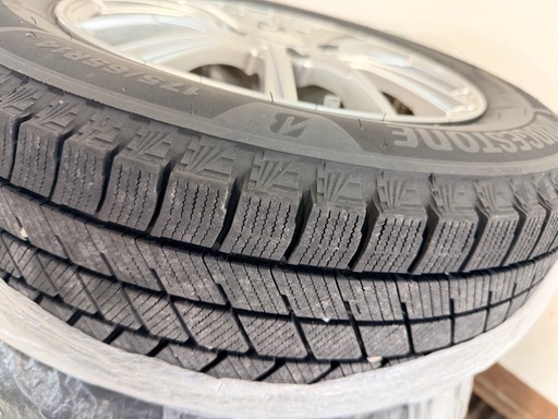 ブリヂストン　VRX3  175/65R14 4穴　スタッドレス　ホイール付き　美品