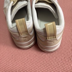 PUMA厚底スニーカーの画像