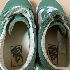 【18、19cm】スニーカー⇄麦茶1本の画像
