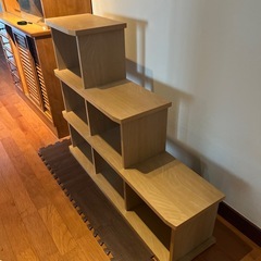 山麓アトリエ 飾り棚 「階段タナ」USED 木製階段状棚 (TanakaRie) 博多南の収納家具《棚、シェルフ》の中古