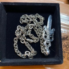 CHクロムハーツ　ラージダガーペンダントシルバーネックレスCH刻印入り　925刻印入り　化粧箱の画像