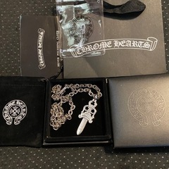 CHクロムハーツ　ラージダガーペンダントシルバーネックレスCH刻印入り　925刻印入り　化粧箱の画像