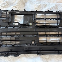 タントカスタムフロントグリルガーニッシュ　新車時のものの画像