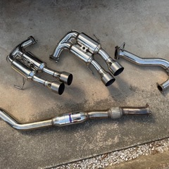 invidia R400 WRX STI (VA型)の画像