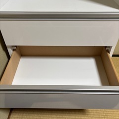 訳あり⚠️ハンガーラック付きチェスト　3段の画像