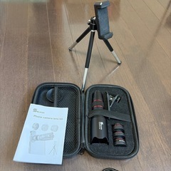 スマホに装着出来る望遠レンズキット　& モバイルバッテリーと充電ケーブル2種類　中古の画像