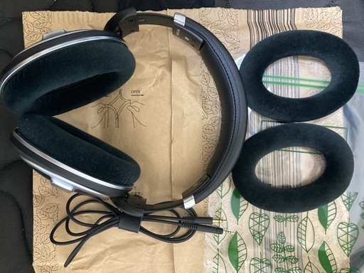 開放型スタジオヘッドホン SENNHEISER hd599se 交換用イヤーパッド付き