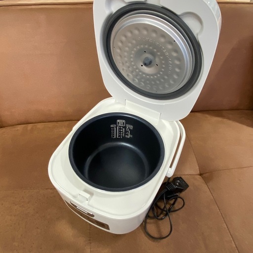 アイリスオーヤマ株式会社 5.5合 ジャー炊飯器 KS-RC21M10-W 2022年製 札幌市白石区 モノリス B