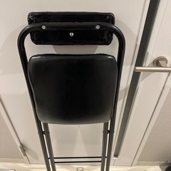 折りたたみ式イスの画像