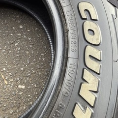 トーヨータイヤ  オープンカントリー 265/70/16の画像