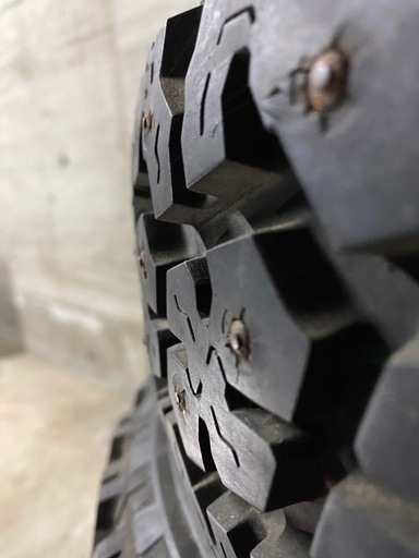 スパイクタイヤ185/70SR14