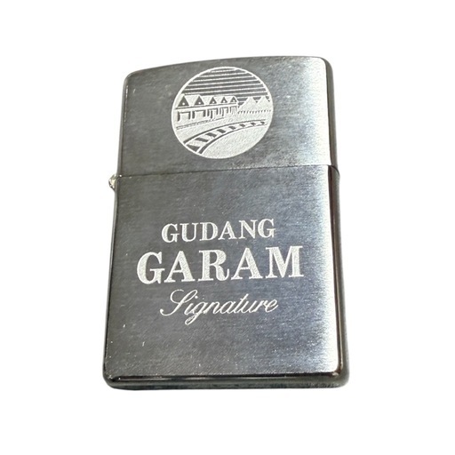 希少Zippo Gudang Garam Signature