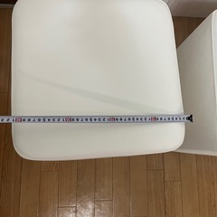 ホワイトスツール 2個セットの画像