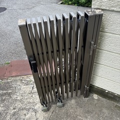 蛇腹　フェンスの画像