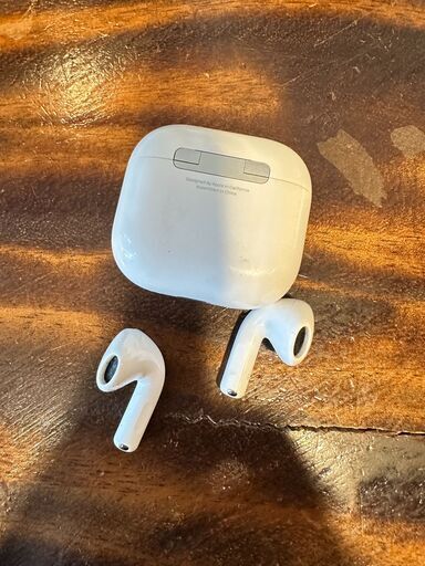 【値下げしました】Apple AirPods 4 ノイズキャンセリング