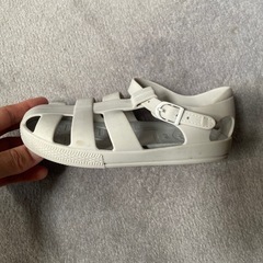 子供用サンダルの画像