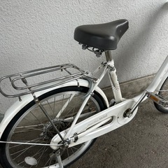 ５J23　シルバーの方も乗り降りラクラクミニサイクル２０インチ　オートライト付き　★自転車専門店の中古車です★　【消費税込み・防犯登録６００円込みの画像