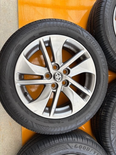 トヨタ シエンタ170系　純正15インチタイヤホイールセット185/60R15　