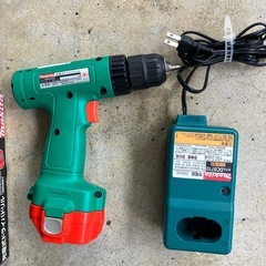 マキタ充電式ドライバードリル　インパクトドライバーの画像