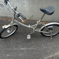 折りたたみ自転車の画像