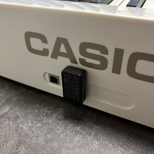 （使用少なめ美品）椅子も込み！CASIO電子ピアノ Privia PX-S1100 WE 88鍵盤　　椅子もセットです。