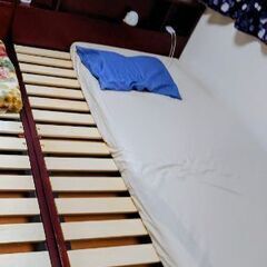 ダブル　ベッドフレームの画像