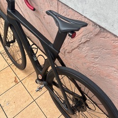 フルカーボンロードバイクの画像