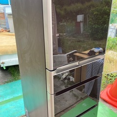 HITACHI 冷凍冷蔵庫：5ドア 内容積470L（R-S4700E 2015年 　クリスタルブラウンの画像