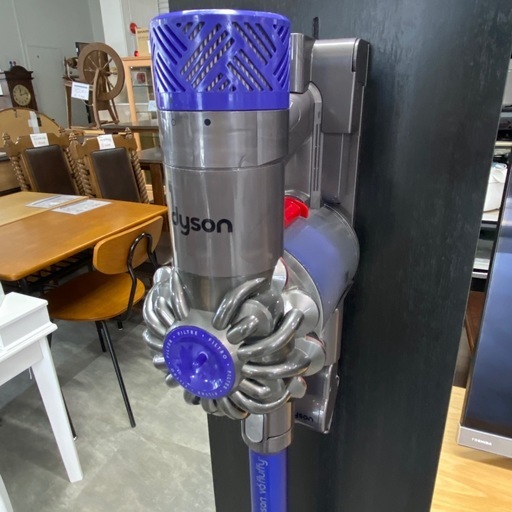 【商談中】ダイソン V6 Fluffy コードレス掃除機 専用スタンド付き 札幌市白石区 モノリス E507