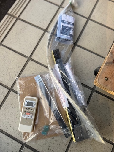 KOIZUMI コイズミ KAW-1622 窓用エアコン ウインドエアコン 7畳 冷房専用 2022年製 リモコン枠付き 0524-0