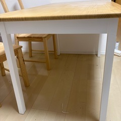 IKEAダイニングテーブル+椅子×2の画像
