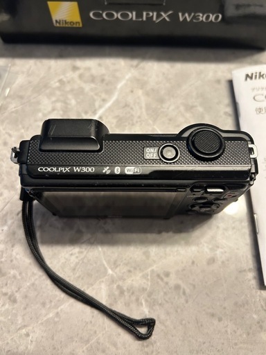 Nikon COOLPIX W300 デジタルカメラ　バッテリー付き