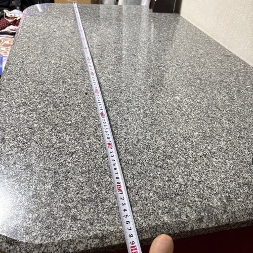 御影石のテーブル