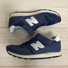 new balance 17.5cm 子供靴の画像