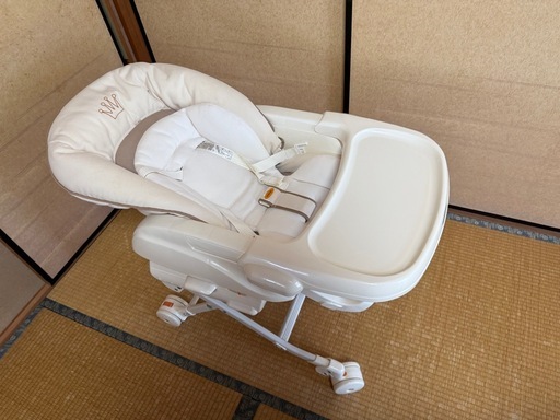 Combi】ハイローチェア 手動タイプ テーブル・クッション付き 美品