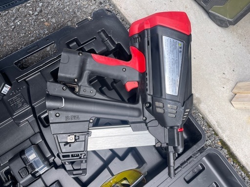 ガス式鋲打ち機ガスネイラ　GS-738C2 中古美品 ガスネイラの中古が安い！激安で譲ります・無料であげます｜ジモティー