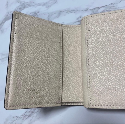 LV三つ折り財布
