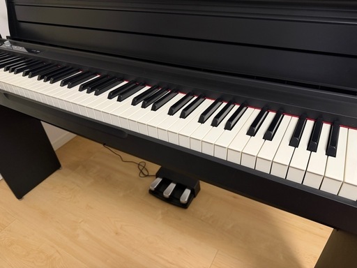 中古品 KORG コルグ 電子ピアノ LP180 88鍵 ブラック 黒 譜面立てとペダルが付属