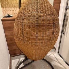 ラタンハンギングチェア 卵形 吊り椅子 屋外椅子 室内チェアの画像