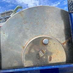ステンレス？水タンクの画像