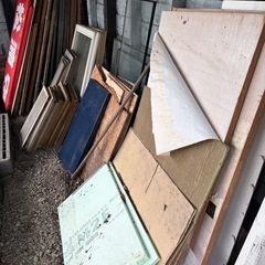 古い建具、波ガラスの画像