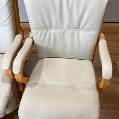 回転式肘付きダイニングチェア２脚セット【町田市再生家具】260604の画像
