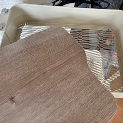 3段の棚の画像
