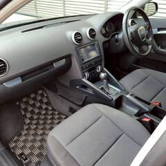 アウディA3　1.4TFSI　H24　車検9/2　走行40000ｋ　純正ＨＤＤナビ＆フルセグＴＶ　カラーバックカメラ　ＥＴＣ　16ＡＷ　禁煙車の画像